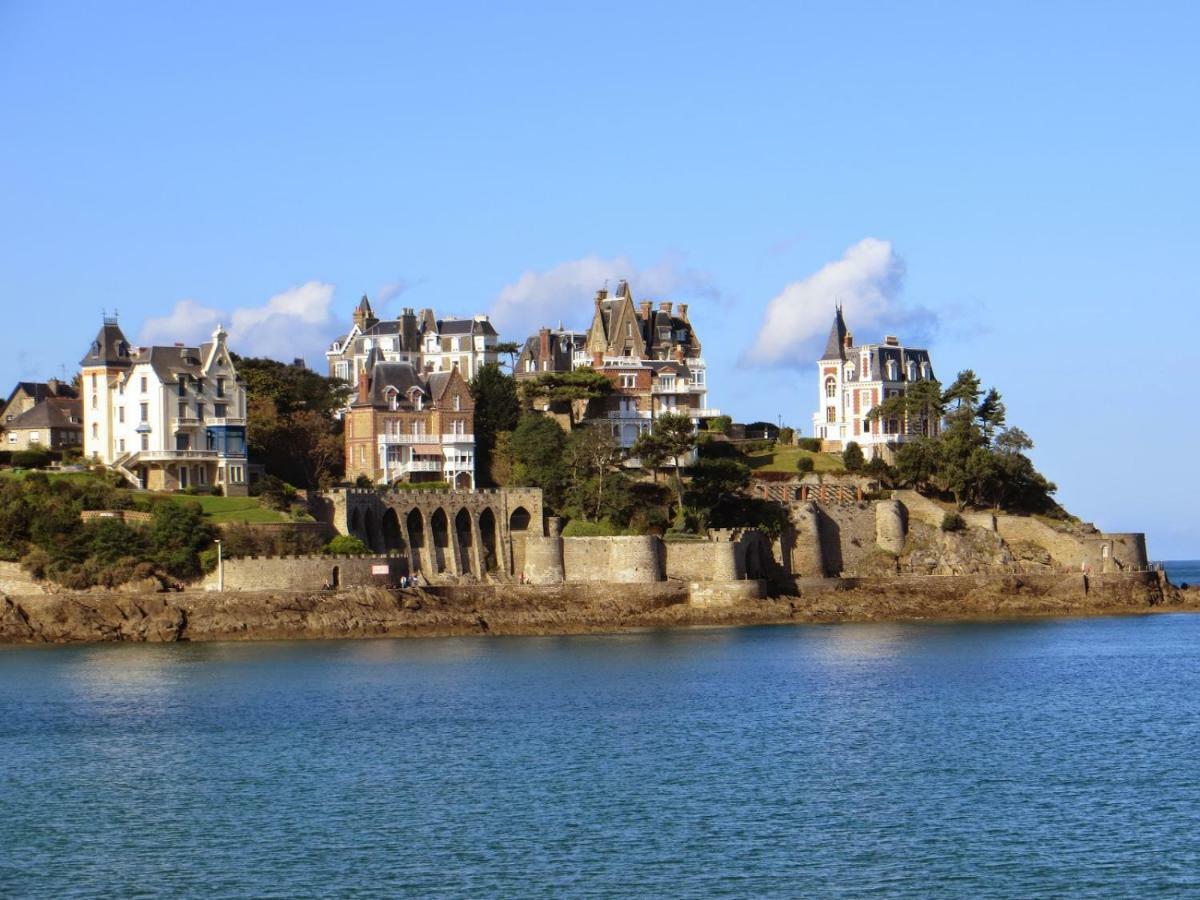 Jacques Melchior Meuble De Tourisme 3 Etoiles Intra Muros Saint-Malo Exterior foto